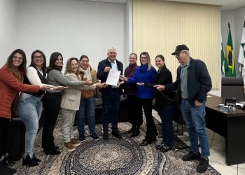 Cmeg e Sindiempresarial entregam propostas do CidadDelas ao prefeito