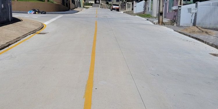 Em C. Mourão: Projeto para pavimentação de via urbana em concreto