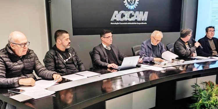Convenção Coletiva de Trabalho e outros assuntos deliberados na assembleia do Sindiempresarial