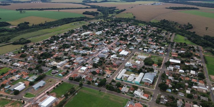 32 anos de Farol: Estrutura de Arraiá de Aniversário é montada para grande evento neste sábado dia 21