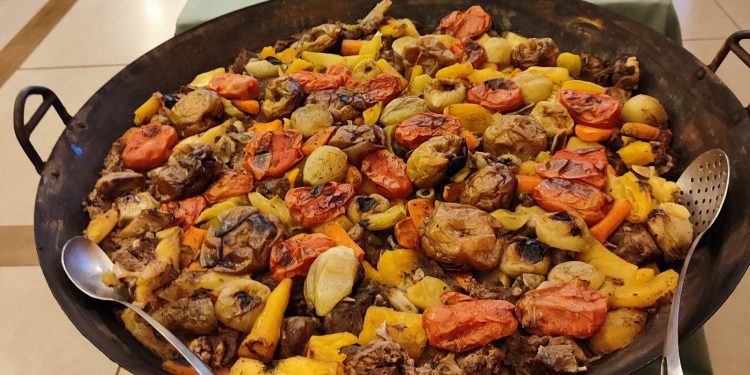 Carneiro no buraco: convites para o almoço com prato típico de Campo Mourão já estão à venda