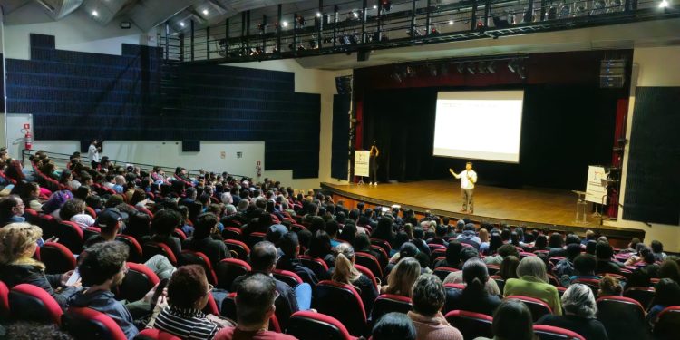 Palestra de Átila Iamarino destaca impacto humano nas mudanças climáticas durante Semana do Meio Ambiente