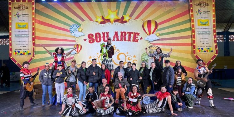 Sou Arte: Espetáculo e contação de histórias aconteceram em Altamira do PR