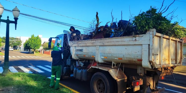 Descarte irregular de resíduos ainda dá trabalho e gera custos em Campo Mourão