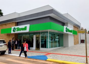 Moderna agência Banco Sicredi é inaugurada em Farol