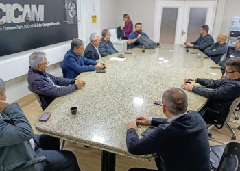 Acicam recebe visita do presidente da Acim