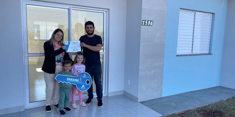 47 famílias de Campo Mourão conquistam a casa própria com apoio do Estado