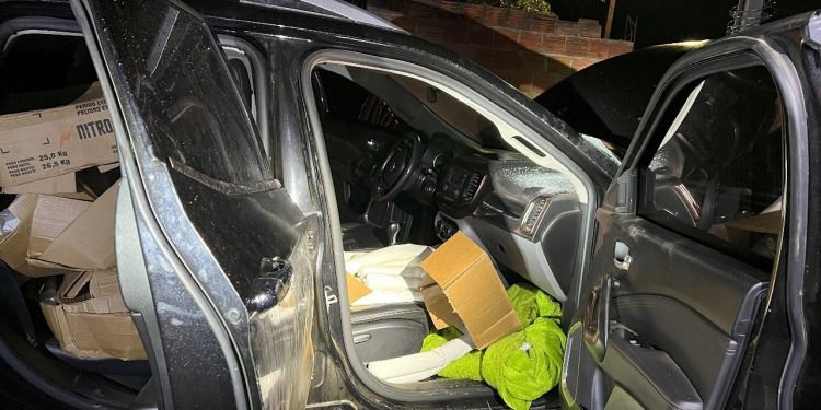 Ação do Esquadrão Antibombas: PMPR acha 237 kg de explosivos em carro em Campo Mourão