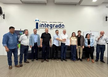 Prefeitura de Campo Mourão e Governo do Estado entregam reprodutores do Gado Purunã com presença de autoridades e produtores rurais