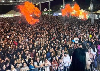 Show de João Neto & Frederico bate recorde de público na 30ª Festa Nacional do Carneiro no Buraco
