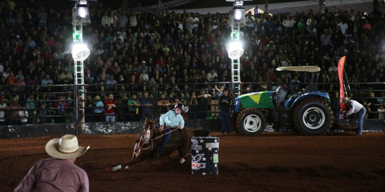 Prova dos Três Tambores emociona público e premia talentos durante a 30ª Festa Nacional do Carneiro no Buraco