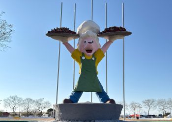 Campo Mourão abre a 30ª Festa Nacional do Carneiro no Buraco