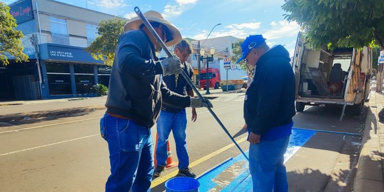 Diretran renova sinalização de vias na área central e escolas