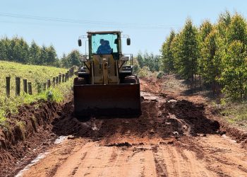 Prefeitura realiza melhorias na Estrada Rural da Comunidade São Benedito