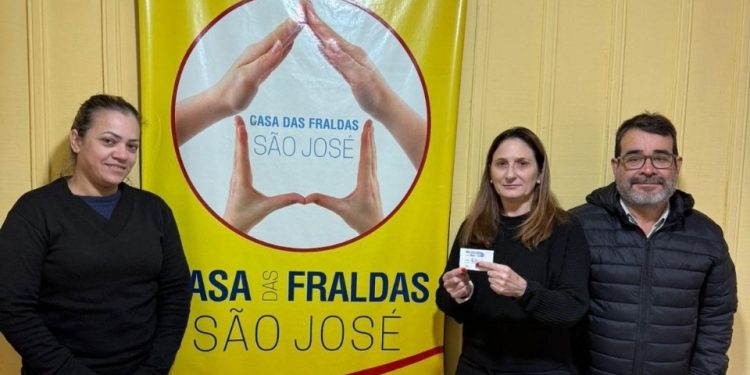Sorteio de rifa na Casa das Fraldas
