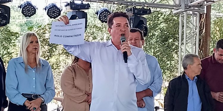 Prefeito Oclecio Meneses anuncia conquista de mais de R$ 20 milhões em projetos