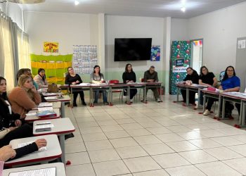Rede municipal de Campo Mourão retoma aulas nesta terça-feira (29); escolas e cmeis se organizaram nesta segunda com reuniões pedagógicas