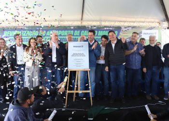 Governador inaugura nova pista do aeroporto de Campo Mourão