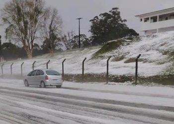 Defesa Civil Estadual monitora situação de Castro após chuva de granizo