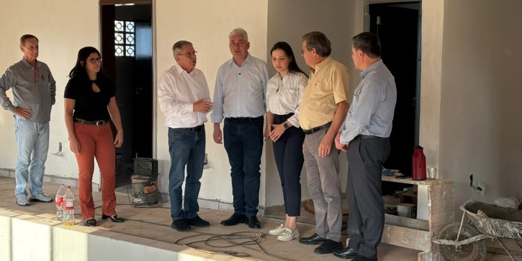Autoridades realizam visita técnica ao Condomínio do Idoso em Campo Mourão