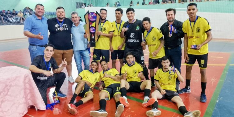 Equipe Bredápolis é campeã da Copa de Futsal com grande público em Farol
