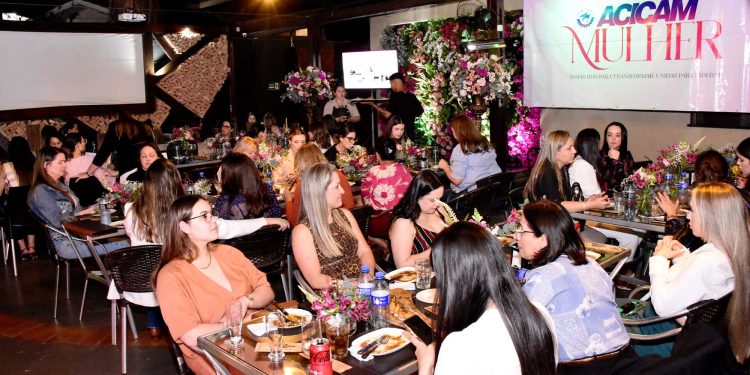 Depoimento e homenagem marcam 1º Encontro Empresarial Feminino