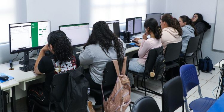 Prefeitura de Campo Mourão oferece curso gratuito de Pacote Office por meio do Centro de Iniciação Profissional