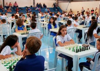 Campo Mourão recebe mais uma etapa do Circuito de Xadrez Escolar neste sábado