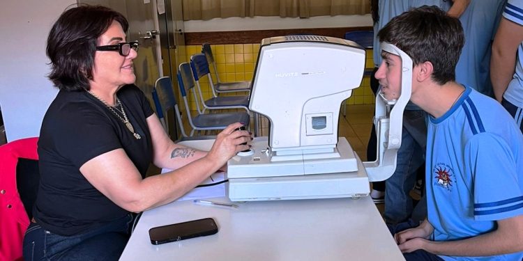 Programa Saúde na Escola: Crianças das Redes Municipal e Estadual de Educação são atendidas com exames de acuidade visual em Farol