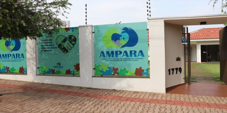 Ampara inicia nova turma de treino parental com familiares de autistas