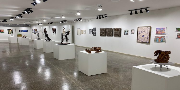 Campo Mourão abre inscrições para o 9º Salão de Arte Contemporânea