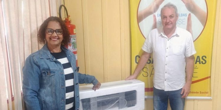 Casa das Fraldas entrega prêmio