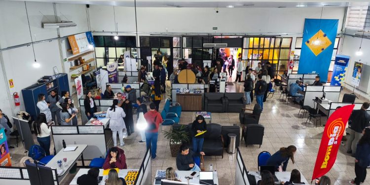 3º Feirão do Primeiro Emprego e Estágio reúne centenas de candidatos em Campo Mourão