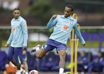 Brasil enfrenta Bolívia em seu último compromisso pelas Eliminatórias