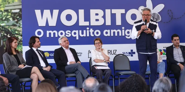 Brasília ganha biofábrica de mosquitos com tecnologia contra a dengue