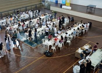 Mutirão: Produção de fraldas reúne funcionários da Coamo