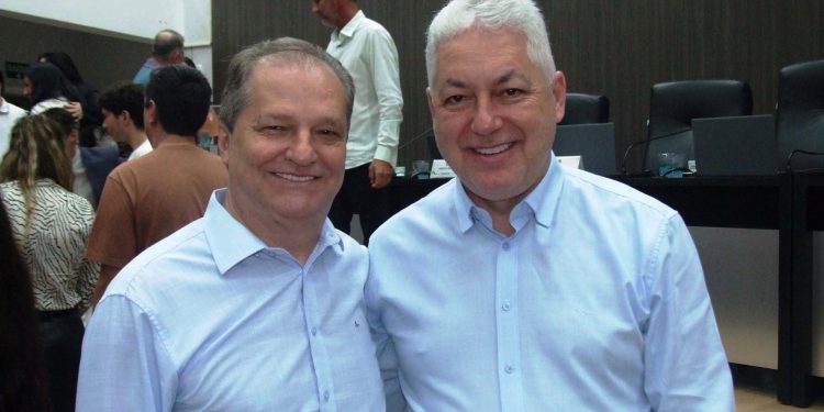 “Bonita camisa, Fernandinho! A do senhor também é linda!”
