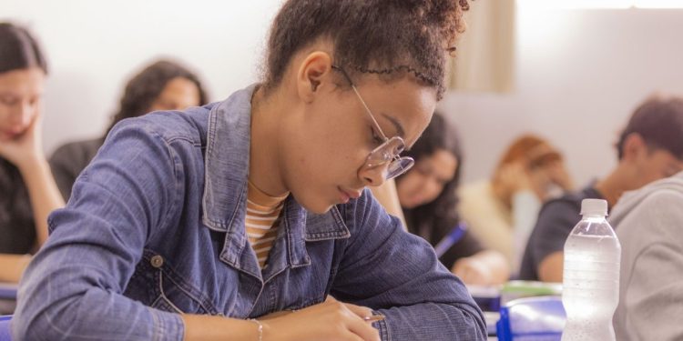 Com 1,2 mil vagas, UEPG abre inscrições para o Vestibular 2025