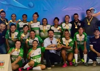 Campo Mourão é campeão estadual no futebol feminino 15+ no Paraná Bom de Bola