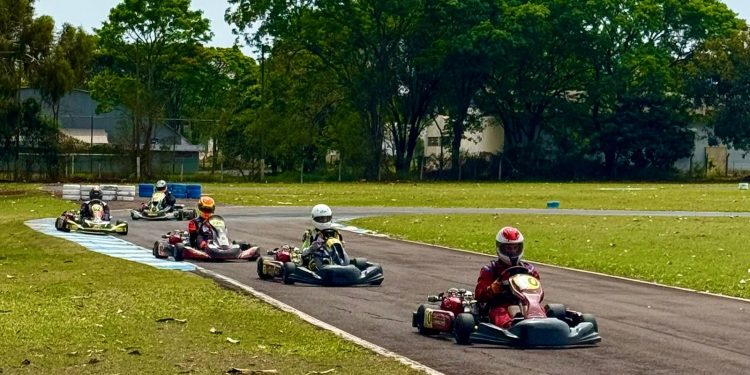Copa União movimentou domingo no Kartódromo de Campo Mourão