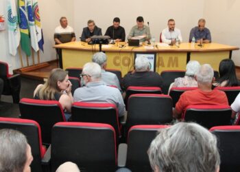 Após 3 anos desativada, vereadores realizam 1ª assembleia para reconstrução da Acamdoze