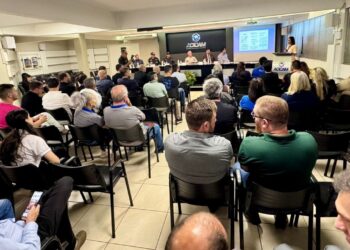 Muitos empresários e lideranças presentes na reunião da Acicam