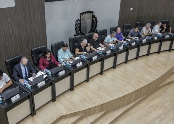 Câmara de CM aprova projeto garantindo uniformes e materiais escolares gratuitos à alunos da rede municipal