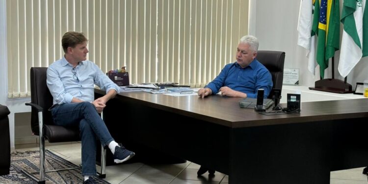 Deputado Nelsinho Padovani visita prefeitura de Campo Mourão e reafirma apoio ao município