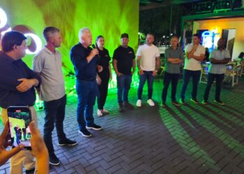 Praça do Fórum de Campo Mourão ganha espaço de alimentação com sanitários públicos