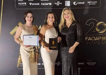Acicam Jovem recebeu premiação máxima em congresso da Faciap