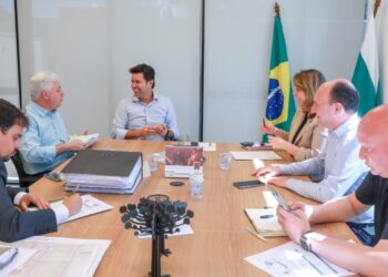 Reunião em Curitiba trata de investimentos para reforma do terminal urbano de Campo Mourão