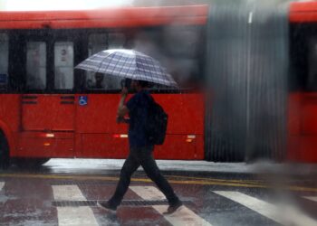Nova frente fria traz chuva ao Paraná no fim de semana