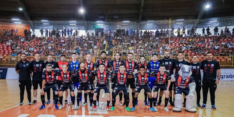 Campo Mourão Futsal sai em vantagem na Final da Série Ouro Paranaense
