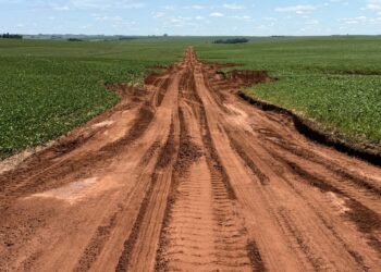 Prefeitura de Campo Mourão realiza adequações em estradas rurais após período de chuvas